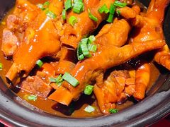 猪蹄凤爪煲-恭喜上堓砂锅焗·海鲜大排档(闵行龙湖店)