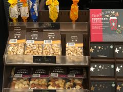 面包甜点陈列柜-星巴克(宁波江东天伦店)