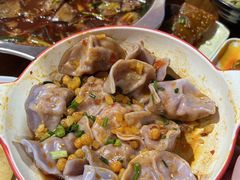 -爆炸头阿姨小四川正宗川味小吃(无任何分店)