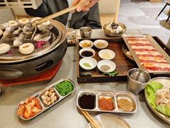 -围炉肉舍•炭烤活鳗•丹东海鲜烤肉(步行街店)