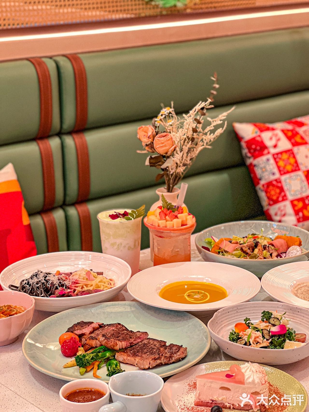 圣诞约会餐厅推荐红山这家叫做77Moala的西餐