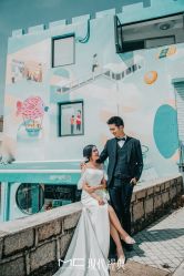 -现代经典婚纱摄影