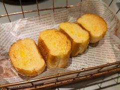 软香黄油面包佐芝士焗菌菇酱-西堤厚牛排(国瑞店)