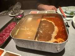 -左庭右院鲜牛肉火锅黑金店(陆家嘴中心店)
