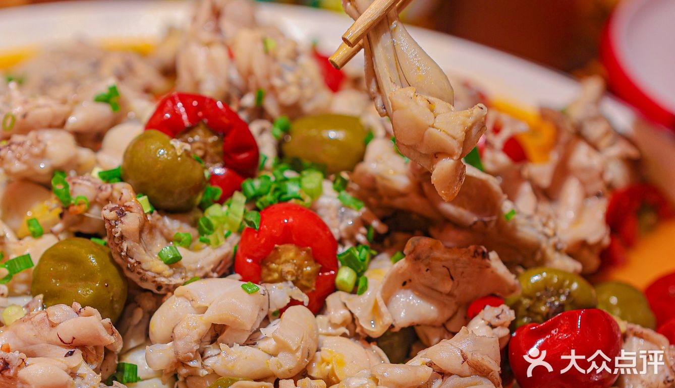 南京这家泡椒牛蛙饭巨巨巨好吃阿，说好晚上不吃饭的呢😭