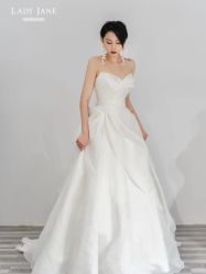 -Lady  Jane高端婚纱礼服馆