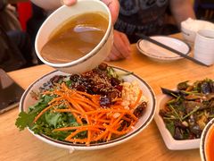 风味大拉皮-張飛扒肉·龙江非遗(道外店)
