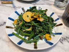 丝瓜尖拌菌菇-中8楼风尚云南菜(颐堤港店)