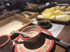 -尚尚仙·酸汤猪手·猪肚鸡火锅(华联万柳购物中心店)