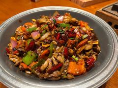 -老滇山寨•云南特色菜•地方菜•民族风情歌舞表演(金碧店)