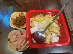 -富正毅三下锅·湘西韵味(天门山索道店)