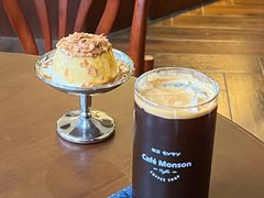 -Café Monson