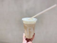 -瑞幸咖啡(岳家嘴地铁站店)