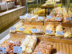 -顶东面包花园·生日蛋糕(世博店)