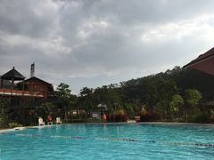 -十万大山布透温泉