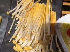 -老牌坊云南鱼豆花火锅(哈西万达店)