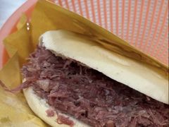 肥瘦腊牛肉夹馍-邢老三肉丸糊辣汤·非遗美食(西安总店)