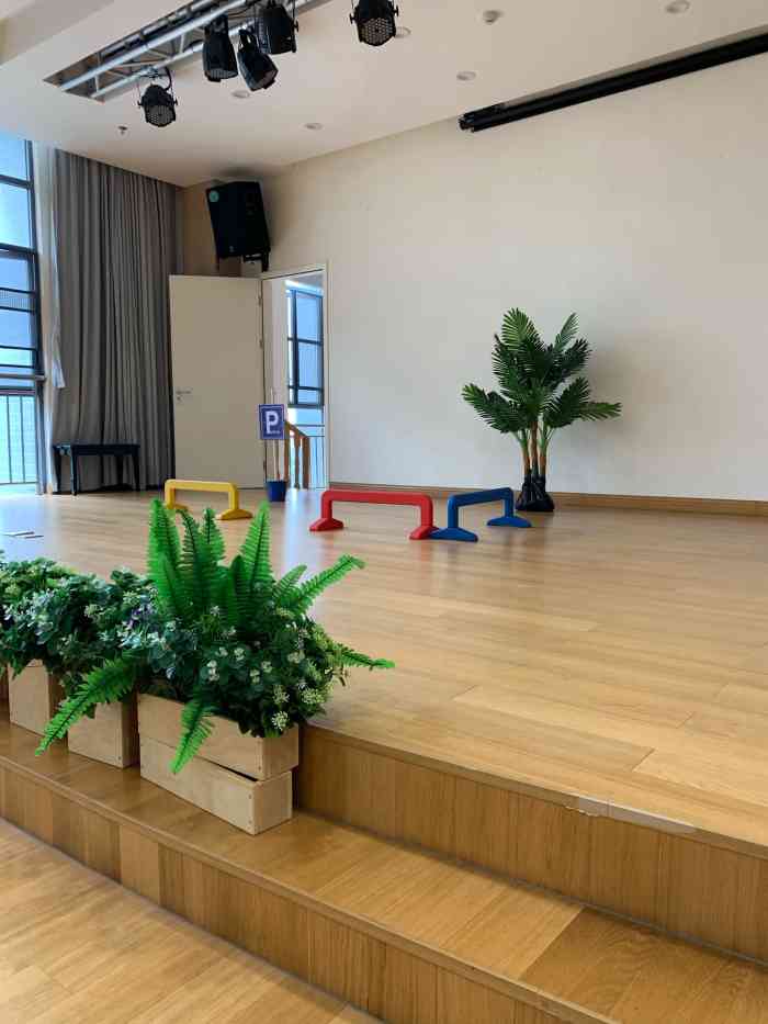 爱儿坊幼儿学苑-"幼儿园至今成立两年多 老师各方面都还算不.