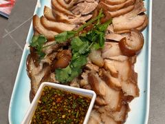 木姜子猪手-先记烧鹅王·本地粤菜(福永店)