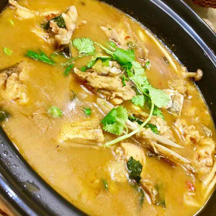 小渔村酒楼-"菜品味道还不错 尤其是特色菜 分量一般 .