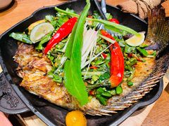 香茅草烤罗非鱼-云海肴·汽锅鸡·云南菜(天山百盛优客店)