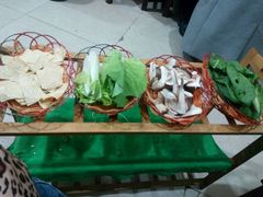 -阿婆情腊排骨火锅(金虹路店)