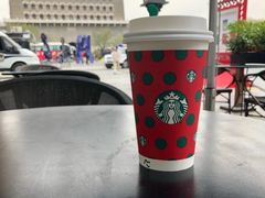 双杯热红丝绒雪酪茶拿铁-星巴克臻选(北京前门大街店)