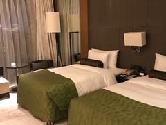 -上海滴水湖皇冠假日酒店