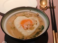 -新荣记(南京西路店)