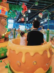 -维佳童话镇演出现场(徐东店)