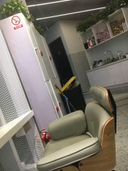 -PE SALON 