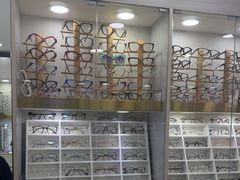 -朱师傅眼镜·蔡司·依视路·尼康(市先进店)