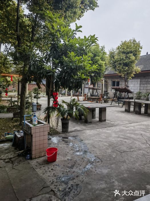 周老三跷脚牛肉·全牛火锅(非遗传承店)图片