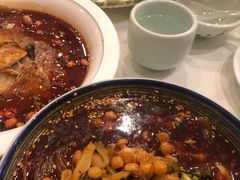 重庆酸辣粉-鑫巴蜀小镇 · 水煮鱼专研店(玉桥店)