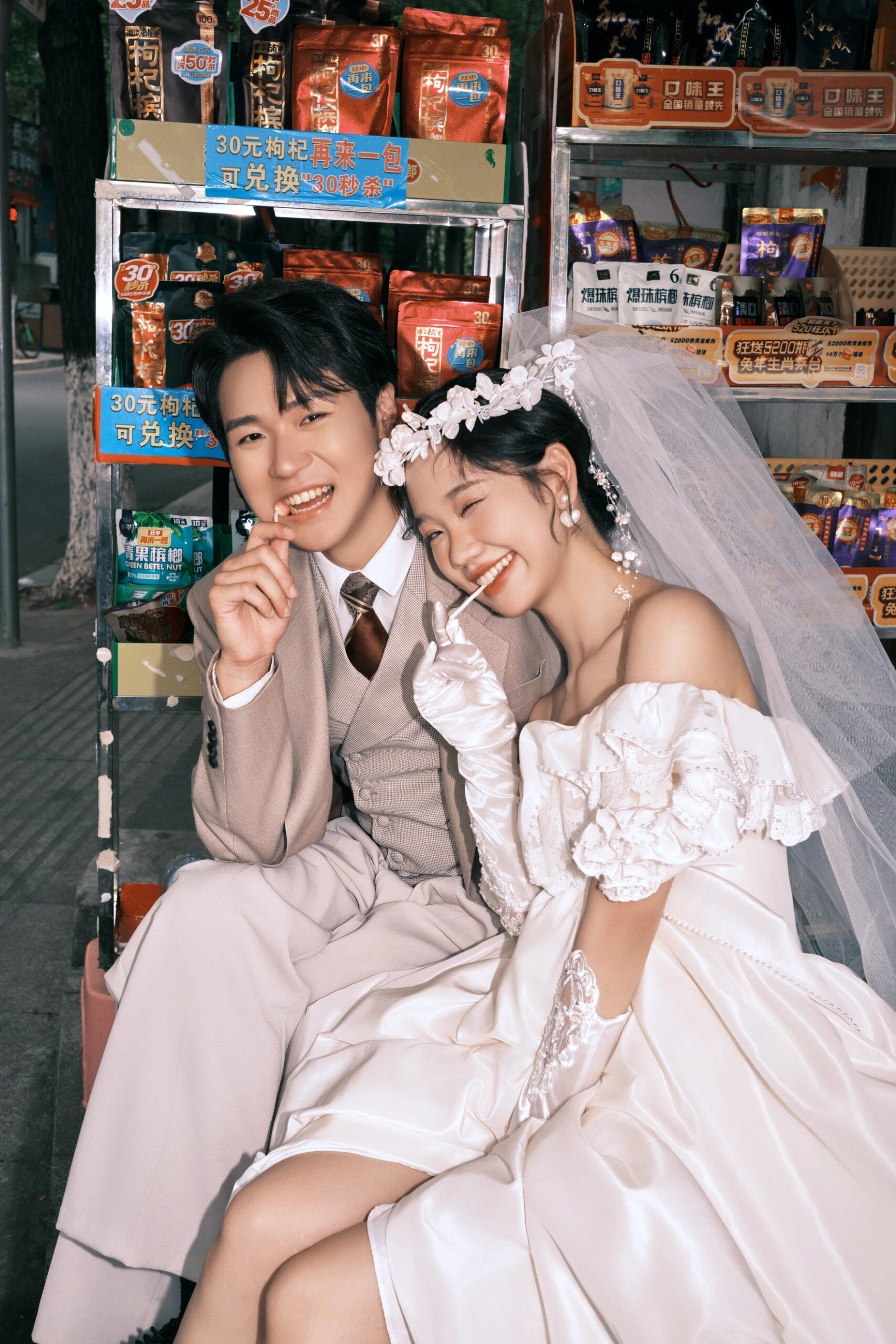 这组复古港风婚纱照,长辈们都喜欢