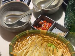 -喃喃椰·糟粕醋·椰子鸡火锅(七堡花园店)
