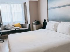 -杭州西湖湖滨银泰亚朵酒店