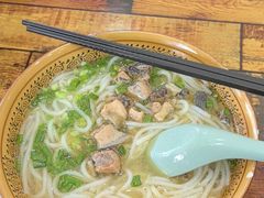 -正宗李家土鸡米线店