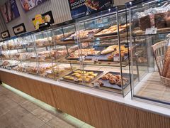 面包甜点陈列柜-巴黎贝甜(华堂新辰汇店)