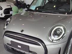 -上海宝诚中环BMW·MINI4S店