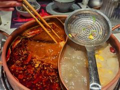 鸳鸯锅-牛村来人潮汕牛肉火锅(西单店)