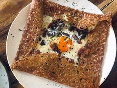 鸡蛋蘑菇熏肉荞麦可丽饼-RAC BAR(安福路店)