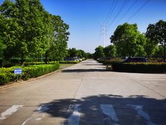 -秀沿路地铁站停车场