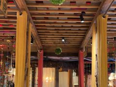 -老牌坊云南鱼豆花火锅(爱建店)