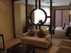 -白玉兰酒店(上海田子坊马当路地铁站店)