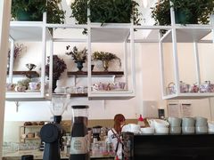 -FLOVIE FLORIST CAFE