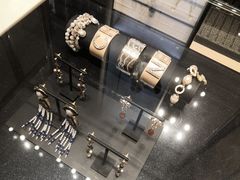 -CHANEL(恒隆广场店)