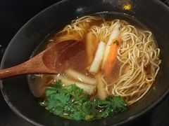 香辣牛骨汤面-贡梅老面馆·蟹粉面·无锡特色小吃(南长街主推店)