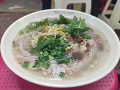 -啊墨江牛烂烀米线