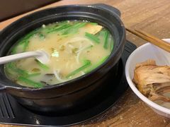 -在蒙自过桥米线